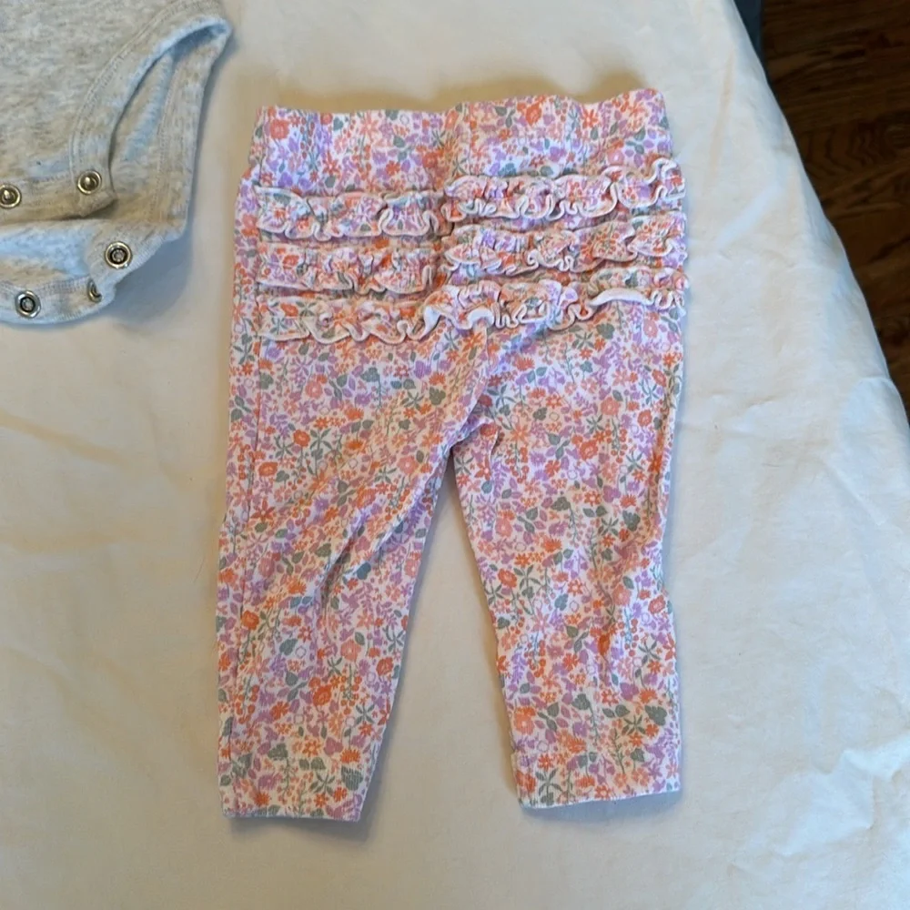 Carters bundle of three size 3 months baby girl outfits. All in GREAT CONDITION